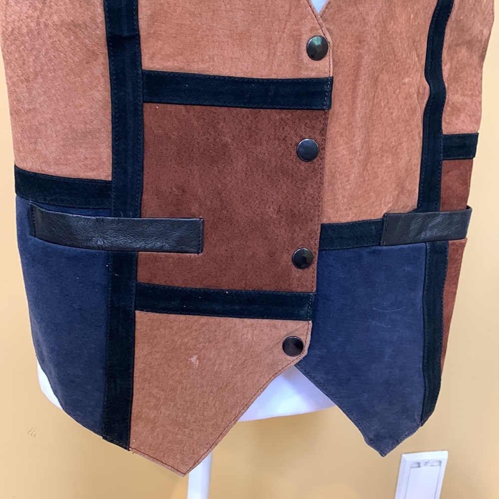 MENS - Color blocked leather and suede vest - Picture 4 of 9
